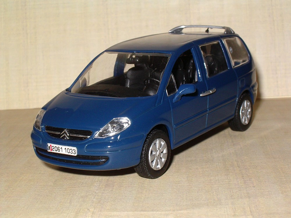 Citroen C8 face