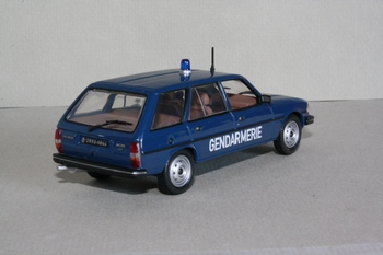 Peugeot 305