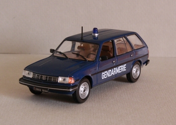 Peugeot 305