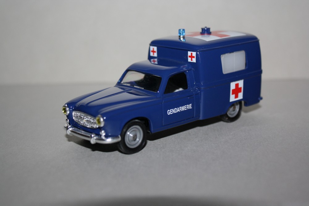 Peugeot 403 sanitaire