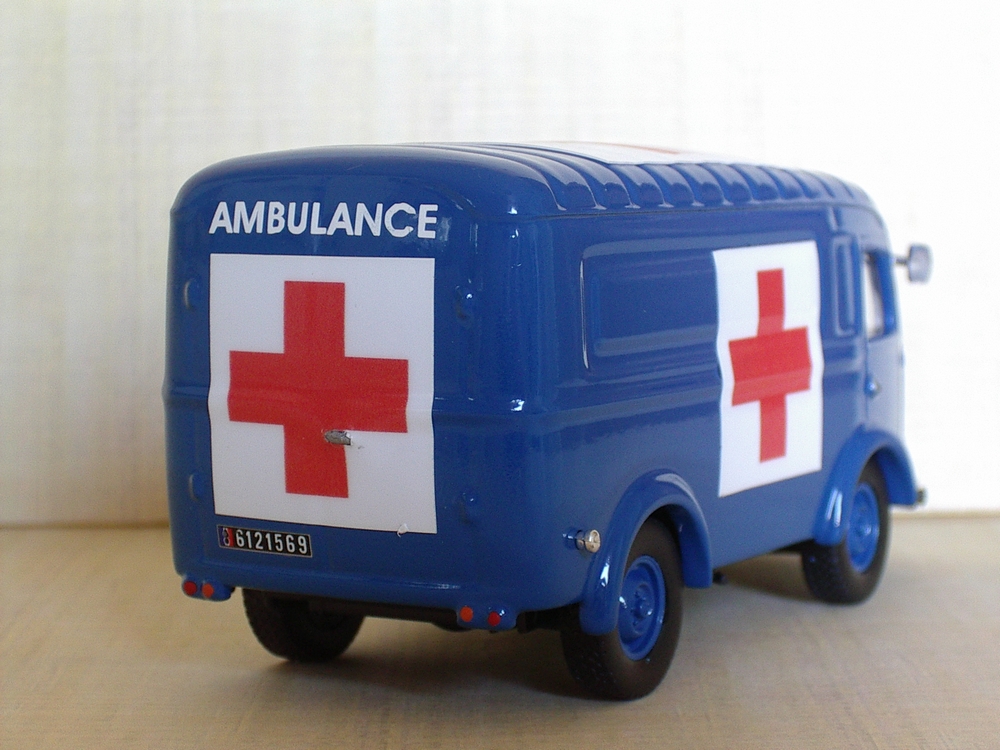 Renault 1000 Kg ambulance arriere